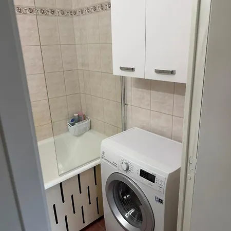 Hídfő 2 Apartman *