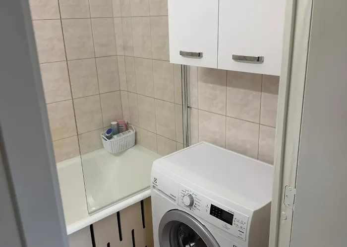 Hídfő 2 Apartman *