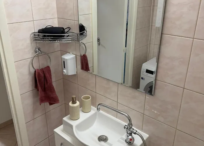Apartman Hídfő 2 *